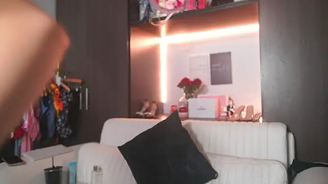 katlyn martins online show from 03/28/26, 06:31