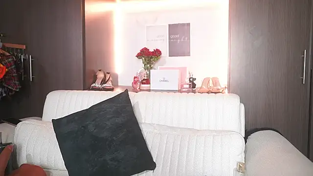 katlyn martins online show from 04/16/26, 05:57