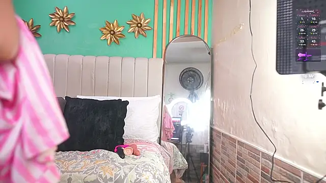 katlyn martins online show from 12/21/25, 01:35