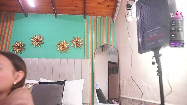 katlyn martins online show from 12/01/25, 07:37