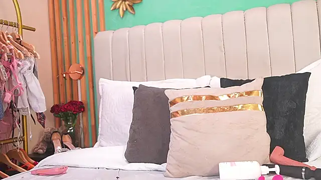 katlyn martins online show from 11/01/25, 06:13