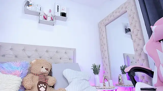 lorennahernandez01 online show from 03/16/26, 11:36