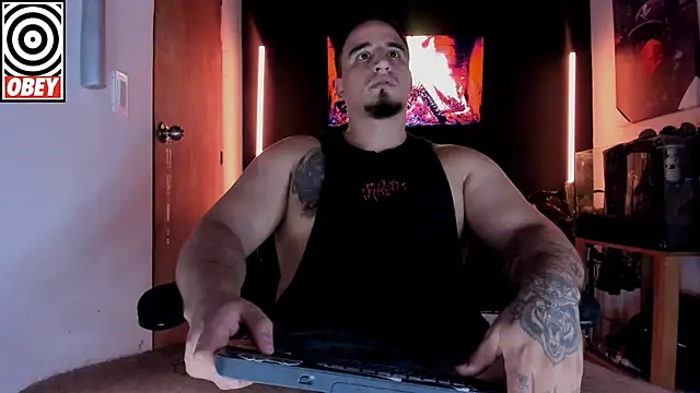 kingbear777 online show from 12/15/25, 01:22