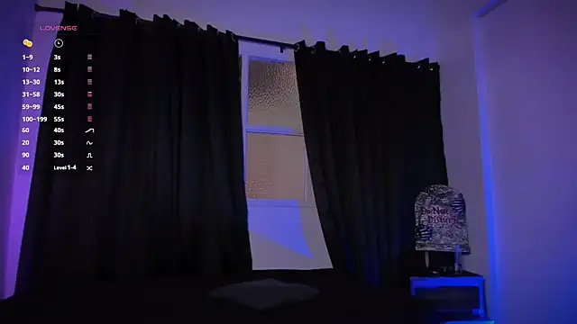 Snapshot of AramJoness chatting on 11/22/25, 08:18 AramJoness online show from 11/22/25, 08:18