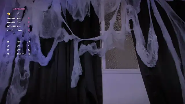 Snapshot of AramJoness chatting on 10/24/25, 06:29 AramJoness online show from 10/24/25, 06:29