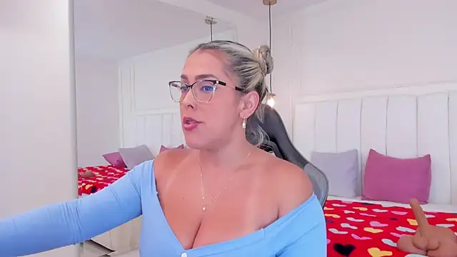 dolly walker online show from 05/02/26, 02:17