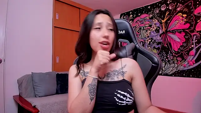 Snapshot of aciddollhell chatting on 02/21/26, 01:51 aciddollhell online show from 02/21/26, 01:51