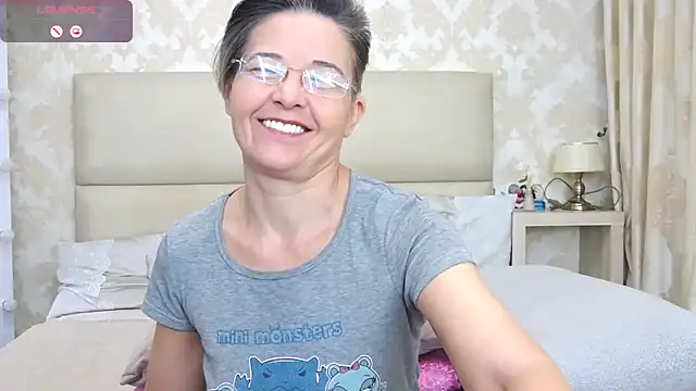 Snapshot of StaceyDarling chatting on 03/03/25, 03:32 StaceyDarling online show from 03/03/25, 03:32