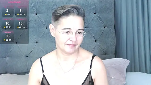 StaceyDarling online show from 11/14/25, 08:23