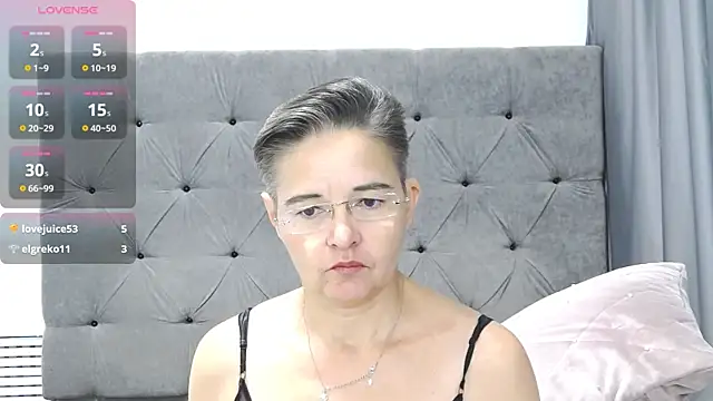 StaceyDarling online show from 11/13/25, 03:49