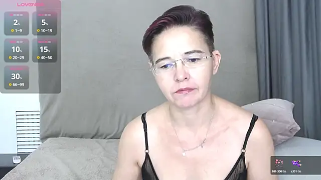 StaceyDarling online show from 11/23/25, 08:19