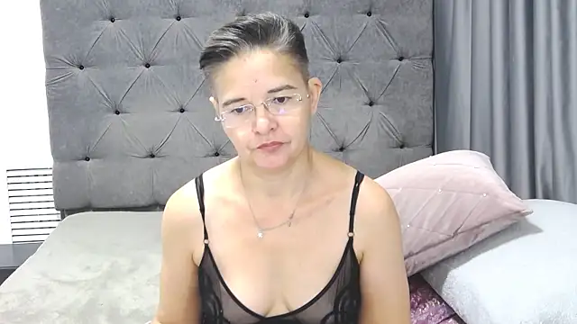 StaceyDarling online show from 11/08/25, 07:01