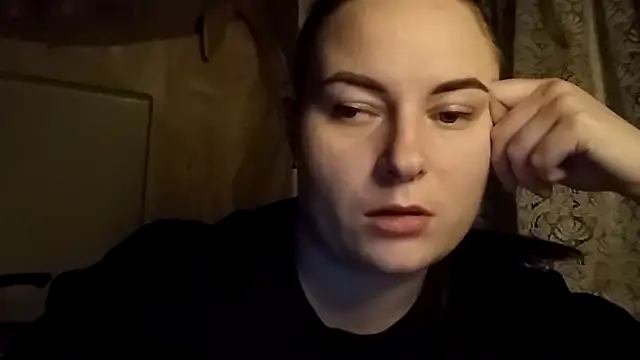 Snapshot of ElenaMaeer chatting on 02/17/25, 04:17 ElenaMaeer online show from 02/17/25, 04:17