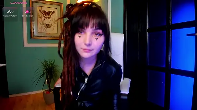 1Munique online show from 11/20/25, 02:40