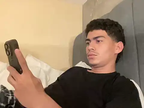 Snapshot of WildLogan chatting on 02/16/26, 09:02 WildLogan online show from 02/16/26, 09:02