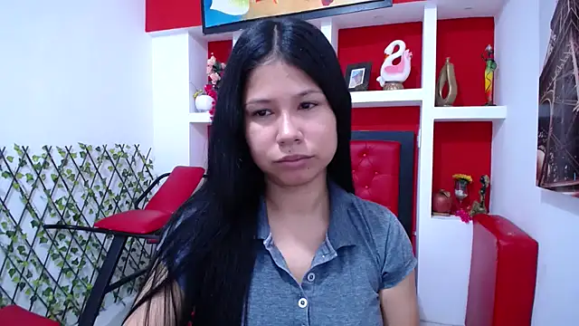 Letty Plugxo online show from 12/02/25, 12:29