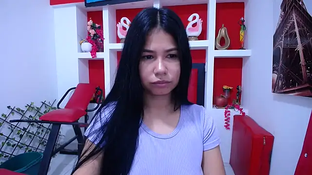 Letty Plugxo online show from 10/28/25, 12:15