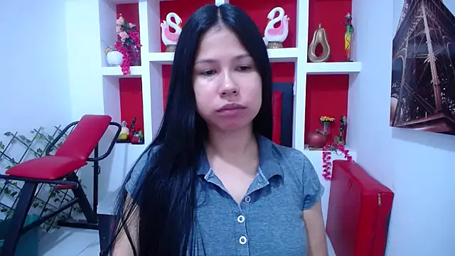 Snapshot of Letty_Plugxo chatting on 10/15/25, 12:02 Letty Plugxo online show from 10/15/25, 12:02