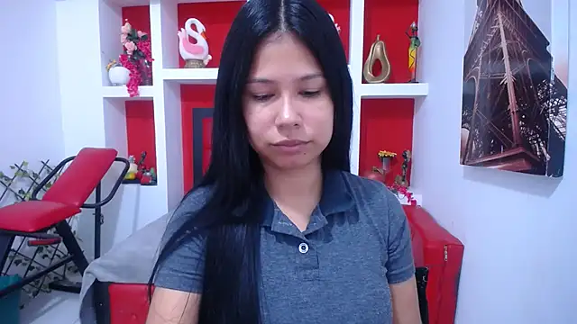 Snapshot of Letty_Plugxo chatting on 10/17/25, 12:18 Letty Plugxo online show from 10/17/25, 12:18