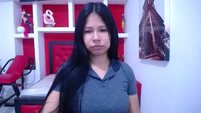 Letty Plugxo online show from 10/21/25, 12:15