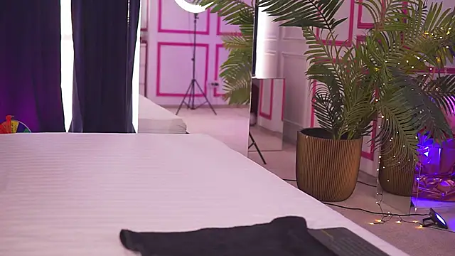 MissMooon online show from 03/04/25, 08:57