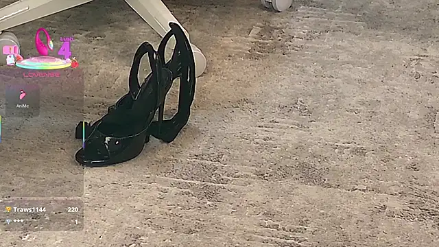 Snapshot of BaditaLuna chatting on 10/15/25, 12:53 BaditaLuna online show from 10/15/25, 12:53