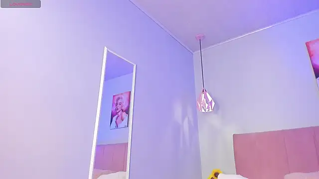 ScarletGV online show from 09/09/25, 04:44