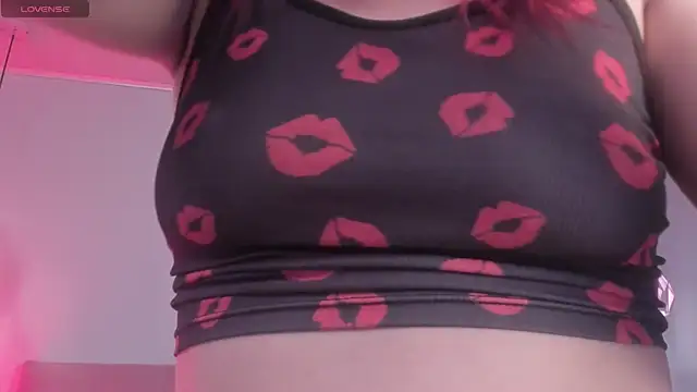 ScarletGV online show from 10/31/25, 05:26