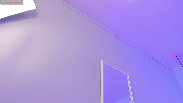 ScarletGV online show from 12/17/25, 04:50