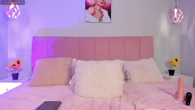 ScarletGV online show from 11/19/25, 05:35