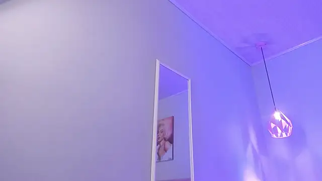 ScarletGV online show from 12/01/25, 04:02