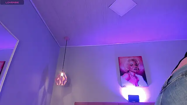 ScarletGV online show from 11/26/25, 04:45