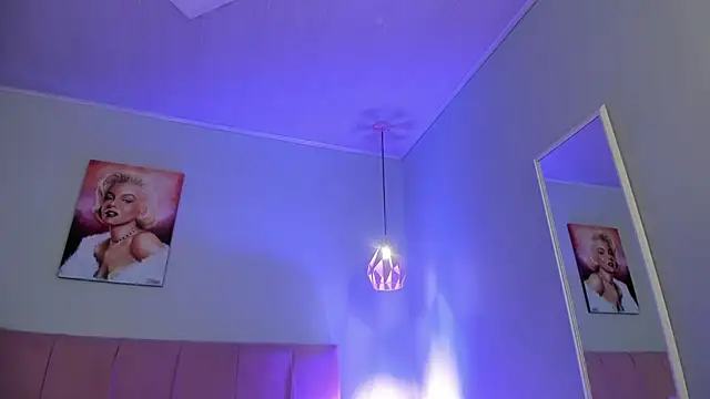 ScarletGV online show from 12/02/25, 04:47