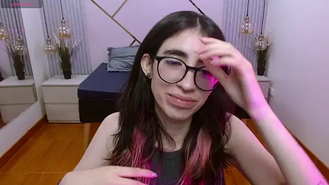 LenaRoses online show from 11/21/25, 02:05