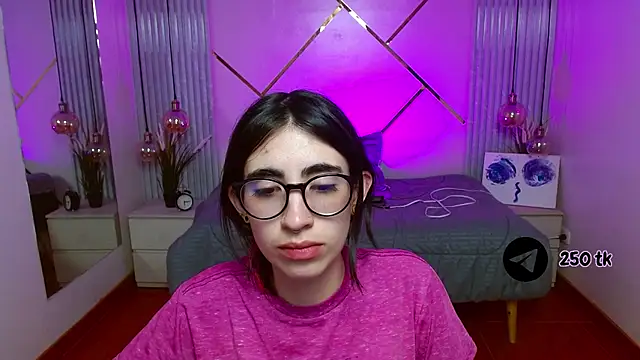 LenaRoses online show from 05/15/26, 08:07