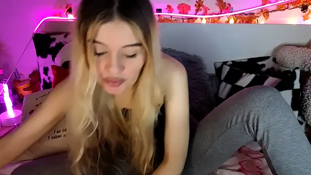nicollewetpussy online show from 05/10/26, 01:53