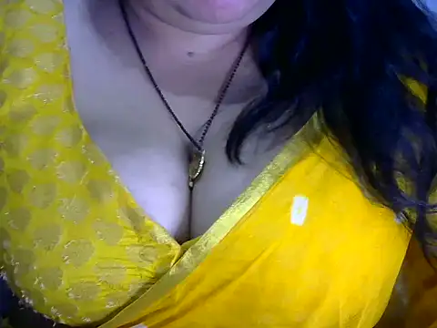 Snapshot of dramebaz_queen chatting on 07/16/26, 07:33 dramebaz queen online show from 07/16/26, 07:33