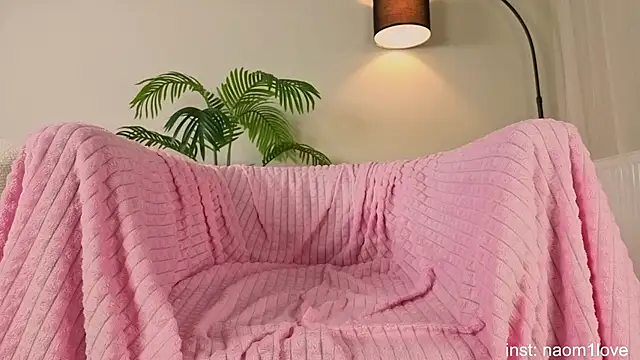 Naomi Girly online show from 04/13/26, 06:12