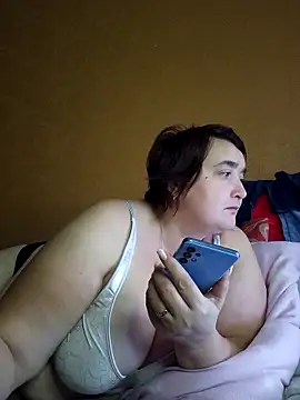 Snapshot of Liluboobs chatting on 11/08/25, 06:28 Liluboobs online show from 11/08/25, 06:28