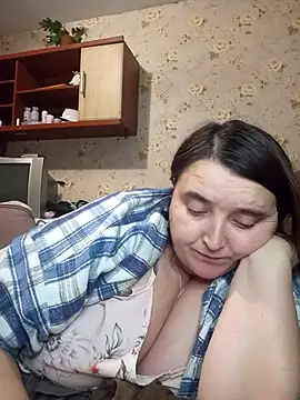 Snapshot of Liluboobs chatting on 02/13/26, 05:24 Liluboobs online show from 02/13/26, 05:24