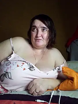 Snapshot of Liluboobs chatting on 01/06/26, 05:33 Liluboobs online show from 01/06/26, 05:33