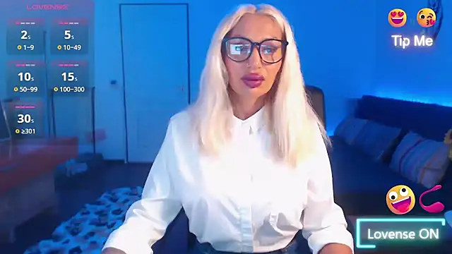 beauty chl0e online show from 10/04/25, 08:43