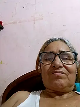 Snapshot of _candi chatting on 10/16/25, 01:36 candi online show from 10/16/25, 01:36