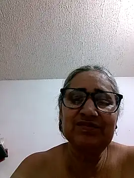 Snapshot of _candi chatting on 12/15/25, 03:12 candi online show from 12/15/25, 03:12