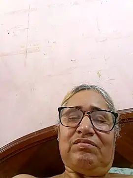 Snapshot of _candi chatting on 10/28/25, 01:21 candi online show from 10/28/25, 01:21