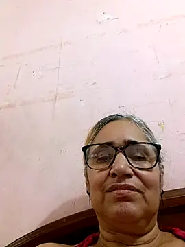 Snapshot of _candi chatting on 12/03/25, 12:26 candi online show from 12/03/25, 12:26