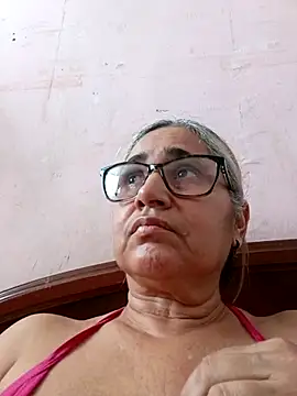 Snapshot of _candi chatting on 10/31/25, 05:31 candi online show from 10/31/25, 05:31