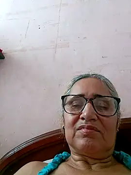 Snapshot of _candi chatting on 11/16/25, 04:01 candi online show from 11/16/25, 04:01