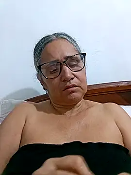 Snapshot of _candi chatting on 03/01/26, 01:16 candi online show from 03/01/26, 01:16