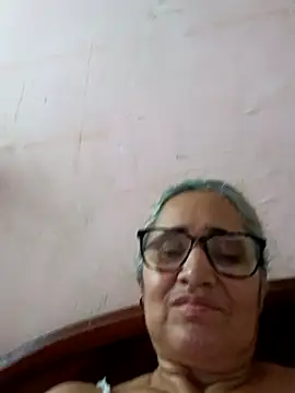 Snapshot of _candi chatting on 11/11/25, 01:28 candi online show from 11/11/25, 01:28